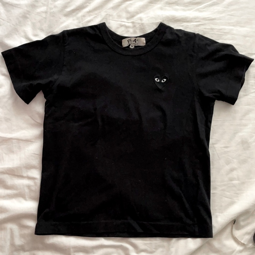 Comme des Garçons Play regular heart black tee!